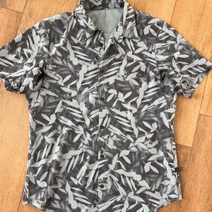 Men's Lululemon Grey Button Up Shirt